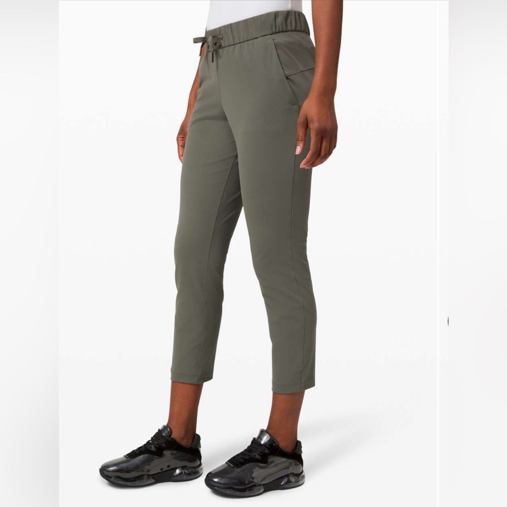 Lululemon On the Fly 7/8 Pant Grey Sage Size 4